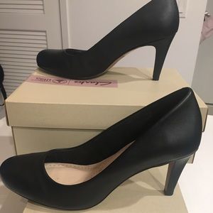 Clarks Black leather heel shoes 10 US / 41 1/2 EU